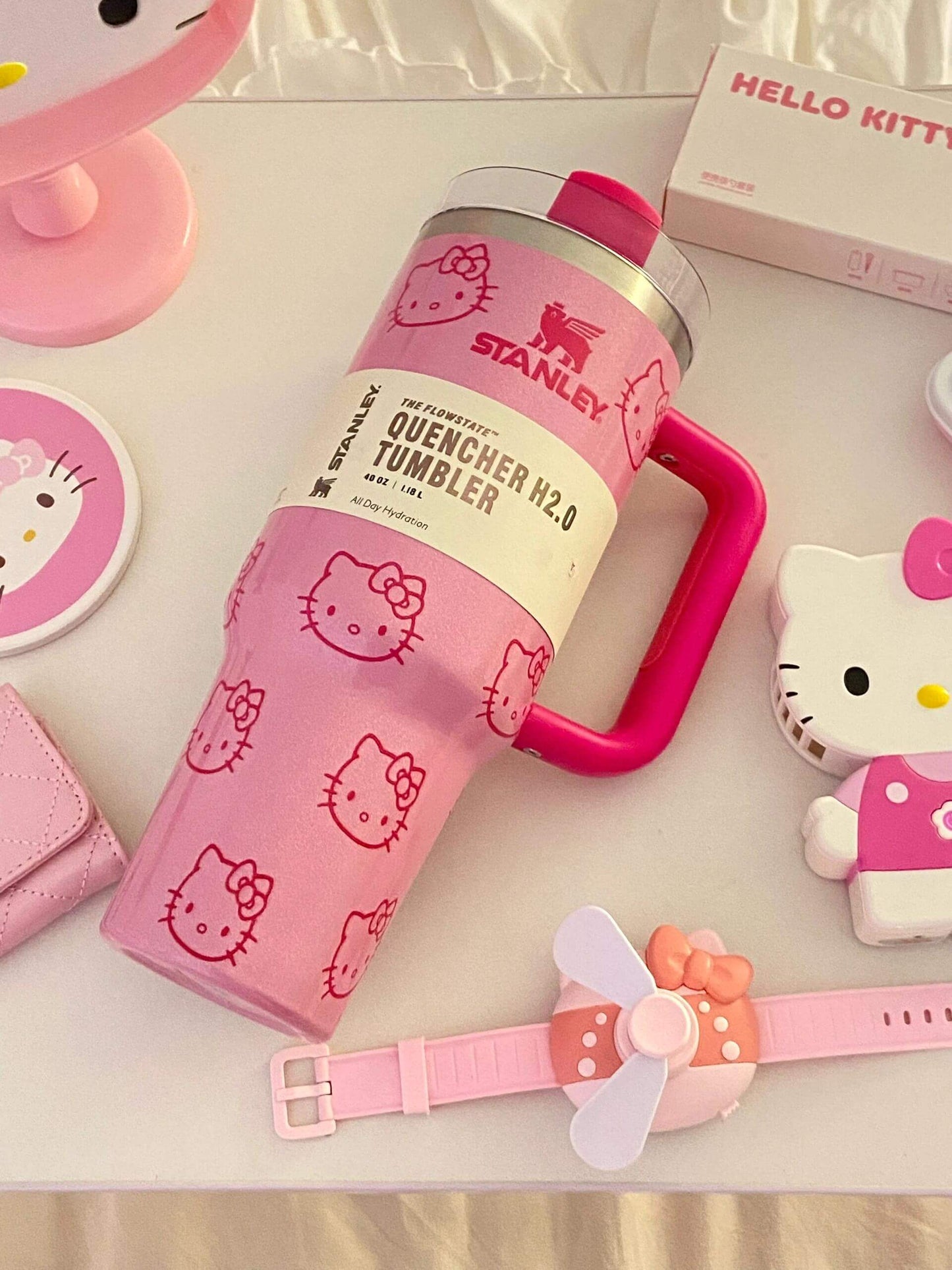Coolvaya Hello Kitty Limited Edition 40 Oz